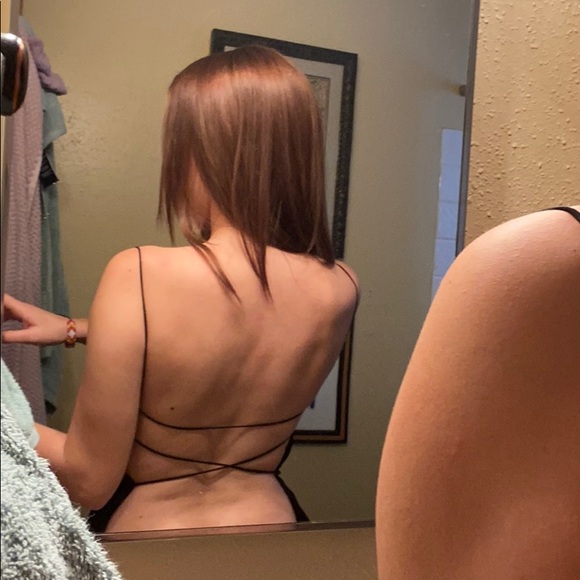 Sexy dress up top w a strapy back. Good quality - Picture 2 of 5